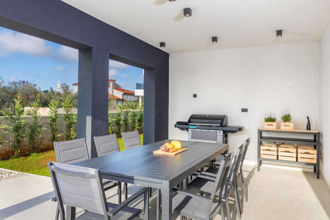 Amazing Private Villa With Outdoor Swimming Pool In Vodnjan Exteriör bild